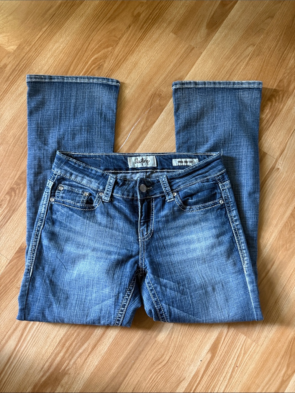 Daytrip Women's Boot Cut Jeans in Medium Blue Wash